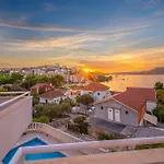 Vila Modern Spacious Villa, 36 Sqm Pool, 70m To - Mediteran *