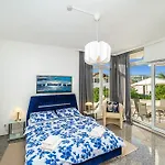 Vila Modern Spacious Villa, 36 Sqm Pool, 70m To - Mediteran Trogir