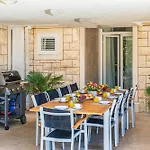 Modern Spacious Villa, 36 Sqm Pool, 70m To - Mediteran Vila Trogir