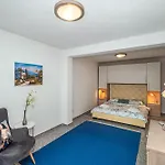 Vila Modern Spacious Villa, 36 Sqm Pool, 70m To - Mediteran *