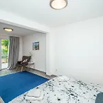 Modern Spacious Villa, 36 Sqm Pool, 70m To - Mediteran *