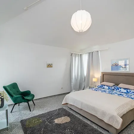 Modern Spacious Villa, 36 Sqm Pool, 70m To - Mediteran *