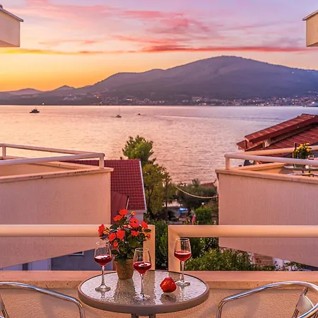 Modern Spacious Villa, 36 Sqm Pool, 70m To - Mediteran Вилла *