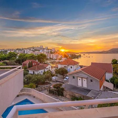 Vila Modern Spacious Villa, 36 Sqm Pool, 70m To - Mediteran *