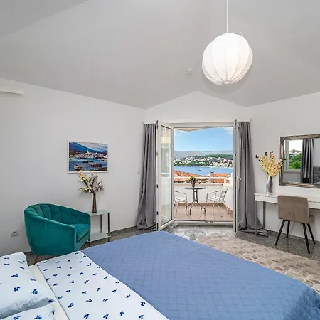 Modern Spacious Villa, 36 Sqm Pool, 70m To - Mediteran Вилла *