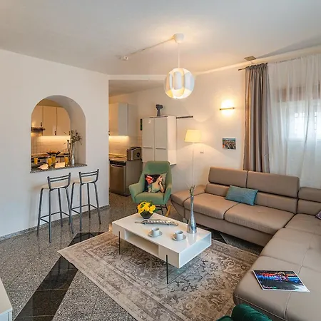 Modern Spacious Villa, 36 Sqm Pool, 70m To - Mediteran * Трогир