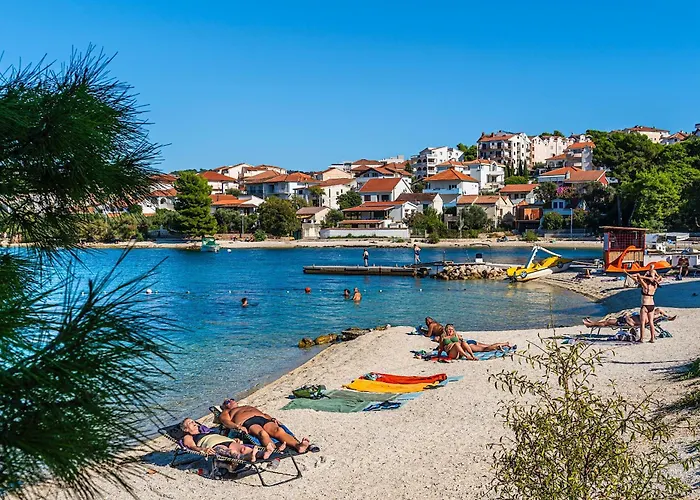 Modern Spacious Villa, 36 Sqm Pool, 70m To - Mediteran