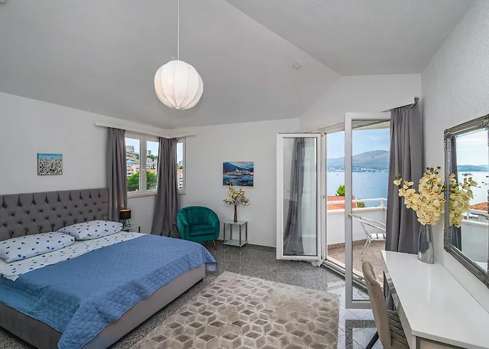 Вілла Modern Spacious Villa, 36 Sqm Pool, 70m To - Mediteran