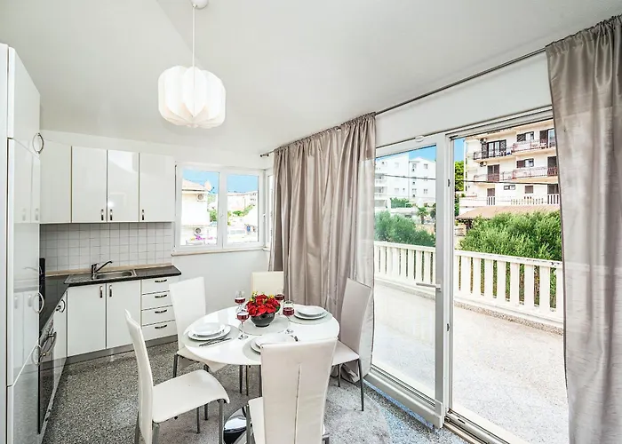 Modern Spacious Villa, 36 Sqm Pool, 70m To - Mediteran Вілла Трогір