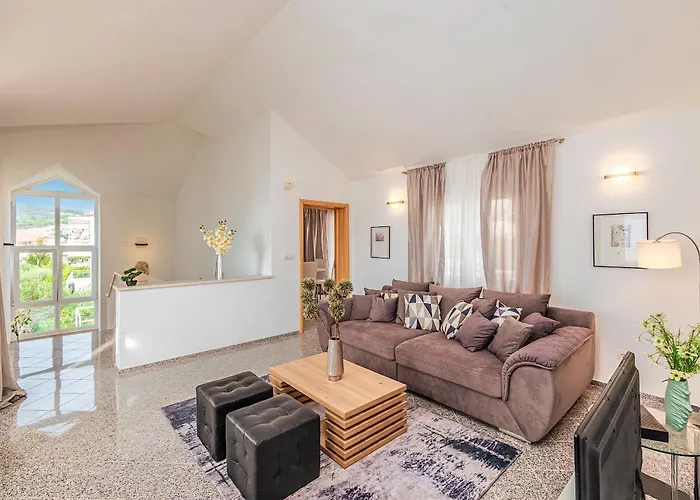 Modern Spacious Villa, 36 Sqm Pool, 70m To - Mediteran 别墅 特罗吉尔