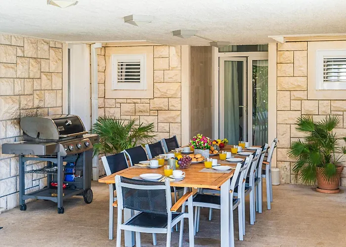 Modern Spacious Villa, 36 Sqm Pool, 70m To - Mediteran 别墅 特罗吉尔