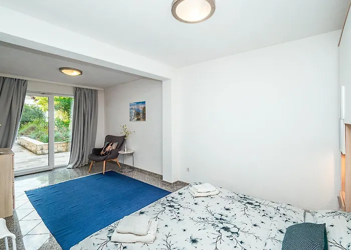 Modern Spacious Villa, 36 Sqm Pool, 70m To - Mediteran *