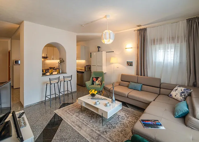 Modern Spacious Villa, 36 Sqm Pool, 70m To - Mediteran * Трогір